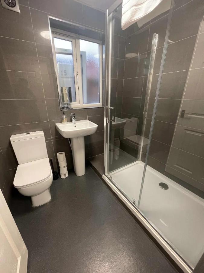 Hosted By Ryan - 2 Bedroom Apartment Liverpool Exterior photo